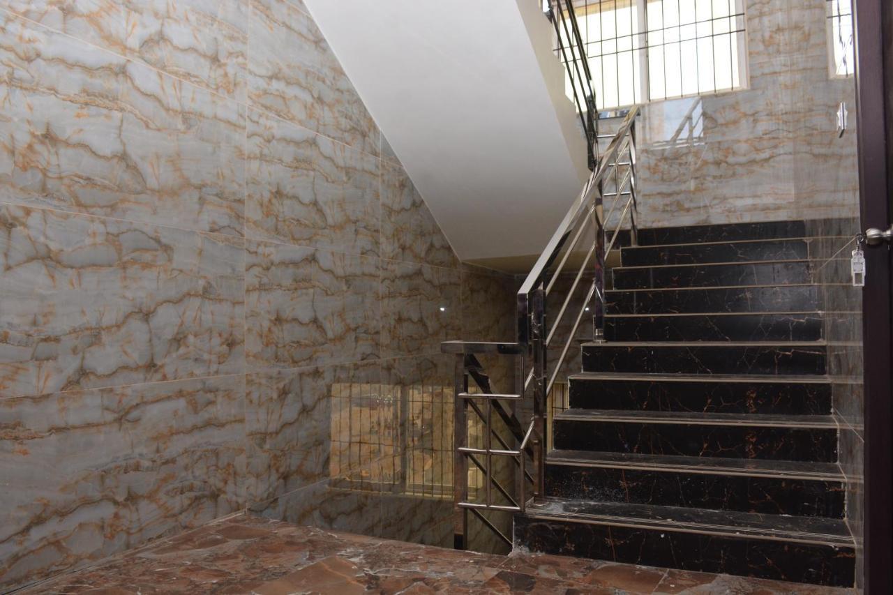 ולורה Arihanth Inn מראה חיצוני תמונה